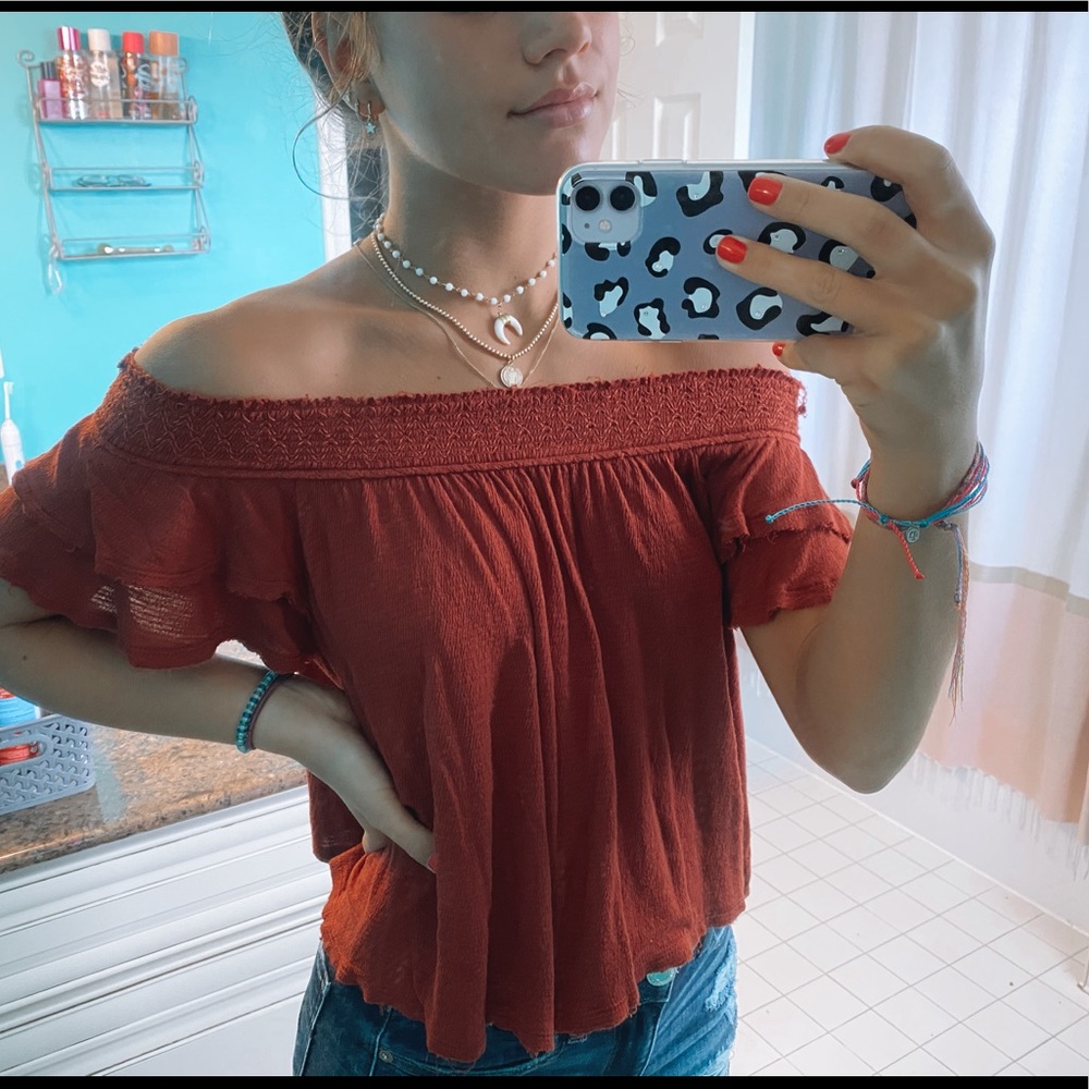 Off The Shoulder flowy shirt❤️